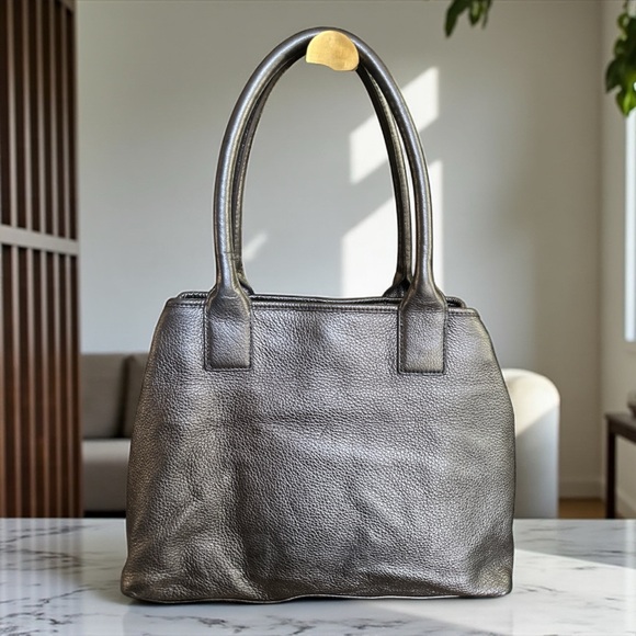 ✨ Tory Burch Metallic Logo Bombe Tote – Pewter Leather w/ Dust Bag Glam ✨ - Picture 3 of 6